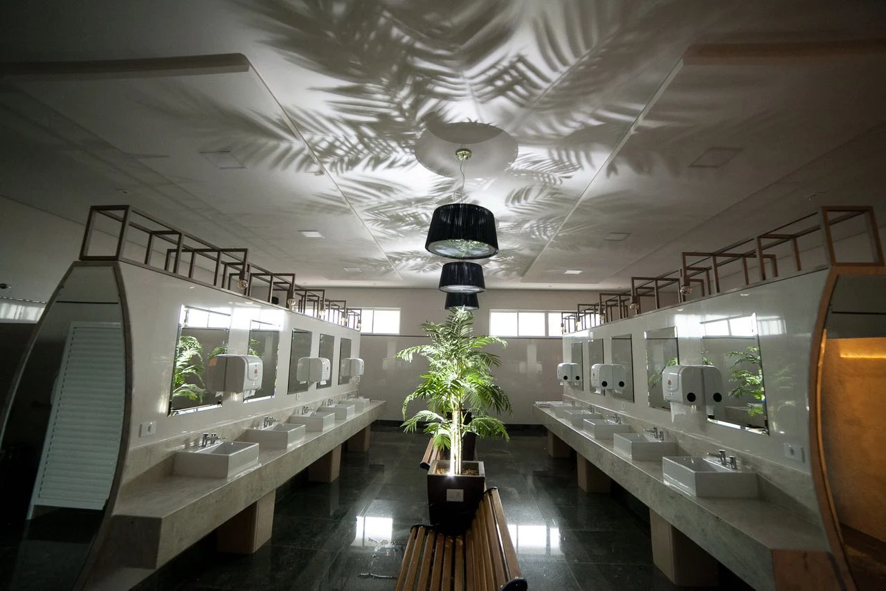 Banheiro feminino do Três Pinheiros